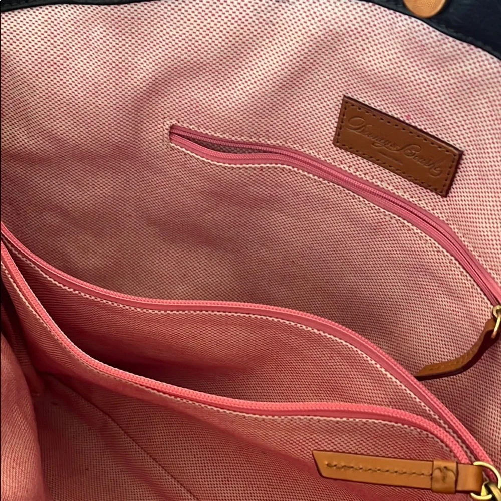Classic Dooney and Bourke Bag - Picture 7 of 11